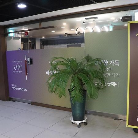 Hotel Goodday Jjimjilbang Inchon Exterior foto